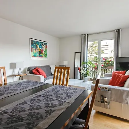 Appartamento Character Flat With Terrace Close To Eiffel Tower In - Welkeys Parigi