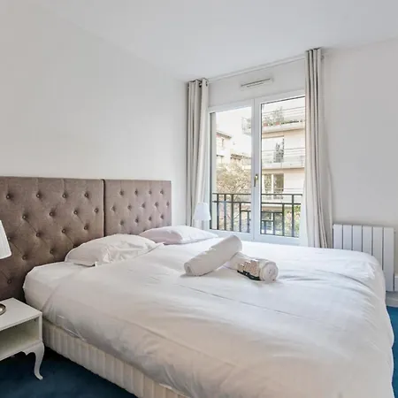 Appartamento Character Flat With Terrace Close To Eiffel Tower In - Welkeys Parigi
