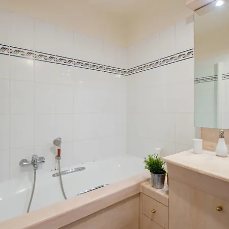 Character Flat With Terrace Close To Eiffel Tower In - Welkeys Appartamento *